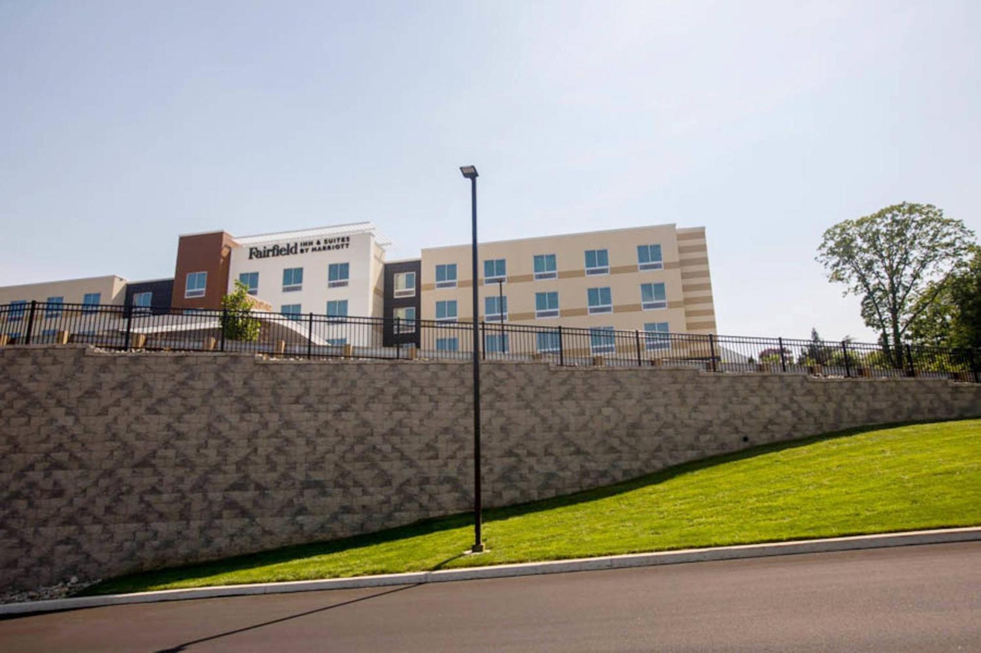 Fairfield Inn & Suites By Marriott Philadelphia Broomall/Newtown Square Eksteriør billede
